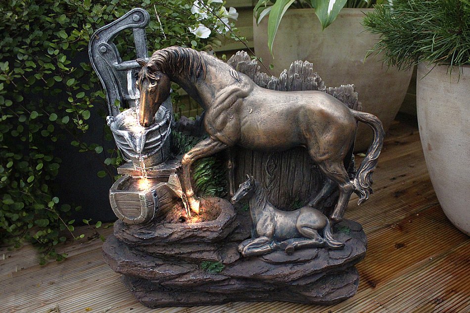 Springbrunnen "Pferde" mit LED Beleuchtung Gartenbrunnen Zimmerbrunnen