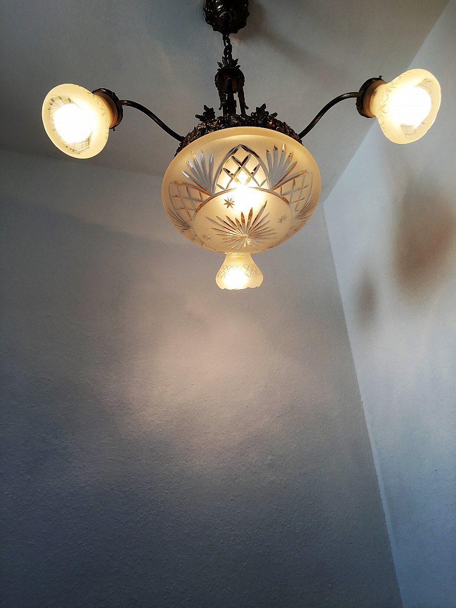 Traumhafte hohe Qualität Französische Antike Kronleuchter Bronze um