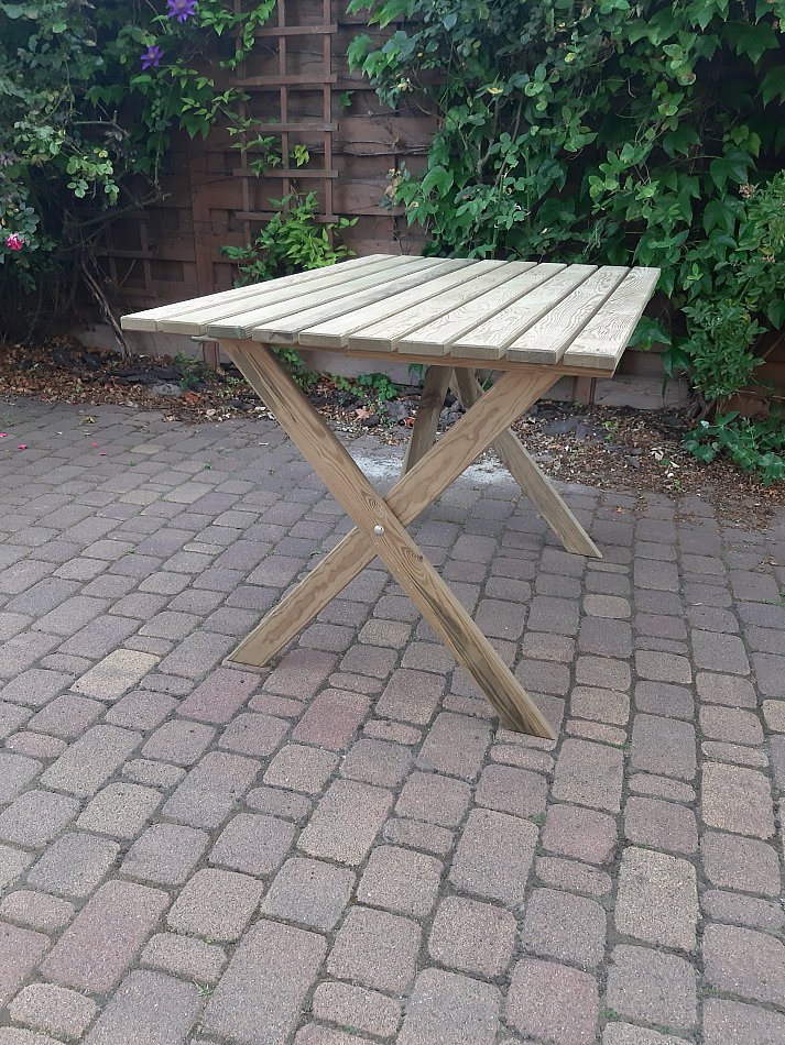 Gartentisch Tisch Terrassentisch aus Holz 120 cm Gartenmöbel