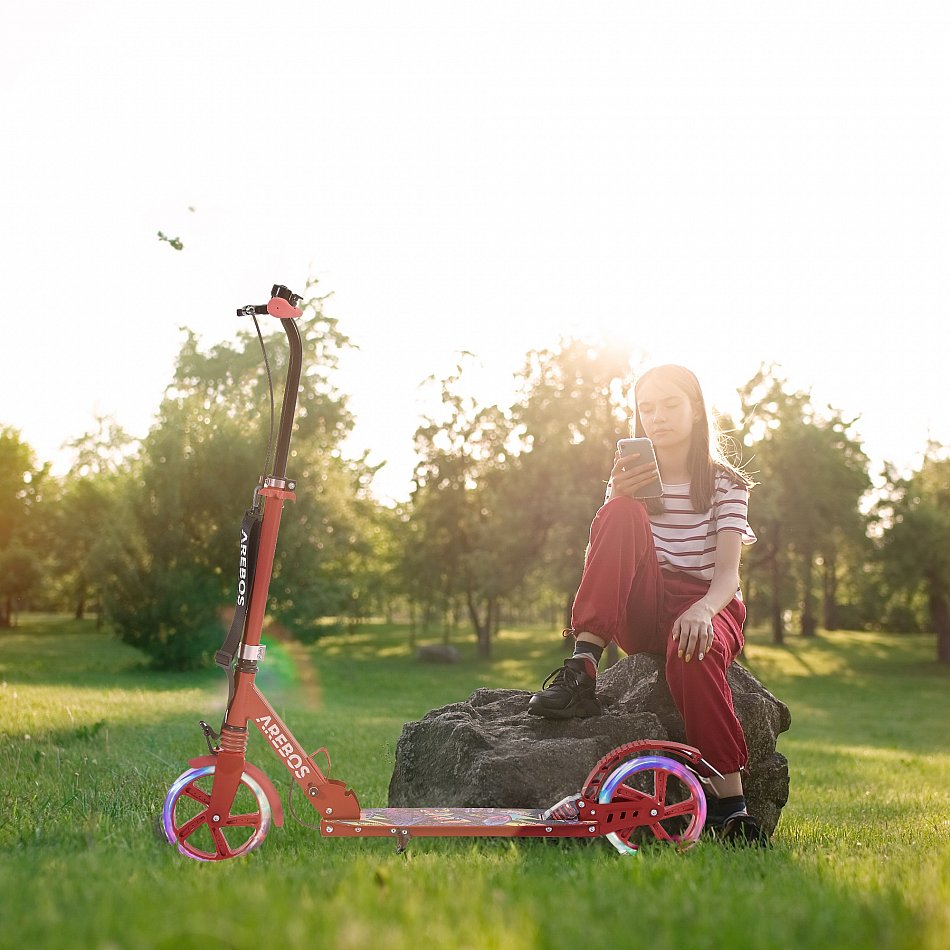 Arebos City Scooter Pedal Scooter Regulable en Altura | Plegable | Incl. Correa de Transporte | Ruedas LED | Freno de Mano | suspensión Delantera-Trasera | niños y Adultos | Rojo